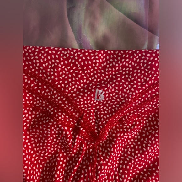 Buff Bunny ❤️ Legacy Salsa Red Speckle Shorts ❤️ NEW, Never worn! 🔥 Medium - Picture 5 of 9